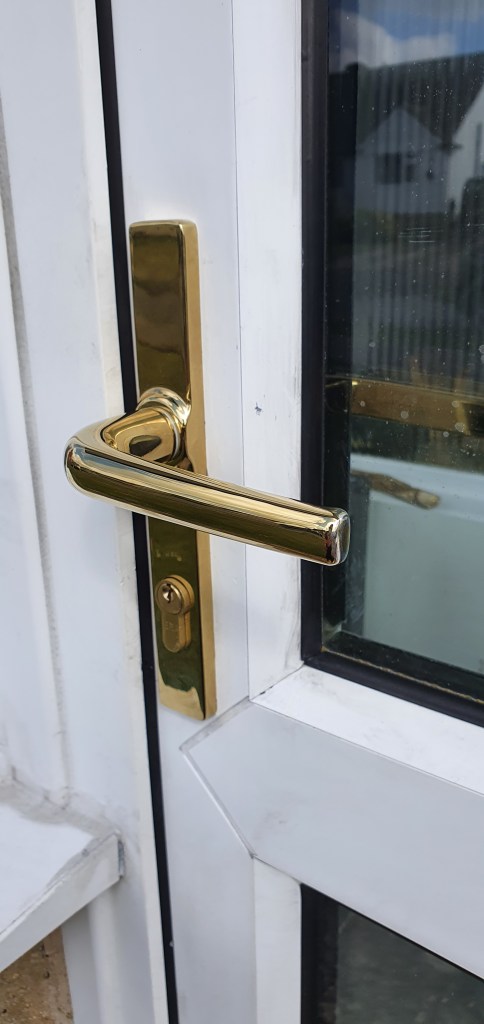 Masterkey locksmith, Door locks, euro cylinder, mortice locks, rim cylinder, yale, handles, uPVC multipoint locks