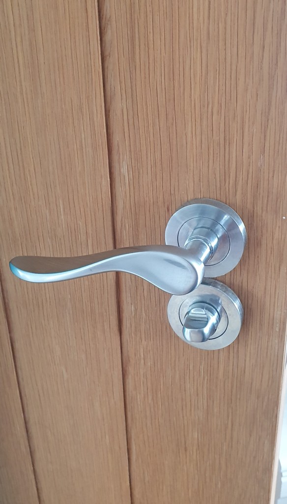 Masterkey locksmith, Door locks, euro cylinder, mortice locks, rim cylinder, yale, handles, uPVC